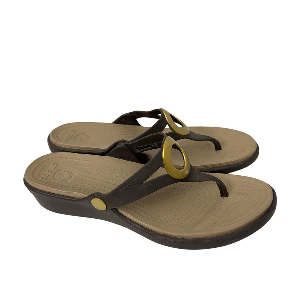 Crocs Sanrah Sandals Womens Size 9 Brown Gold Medallion Comfort Slip On